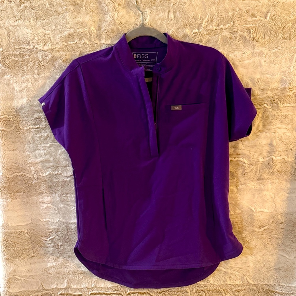 Figs Montex mock neck scrub top XXS — Digital 🍇